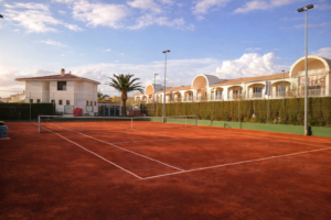Clases de tenis, campus, alquiler de pistas y ligas en Marratxi